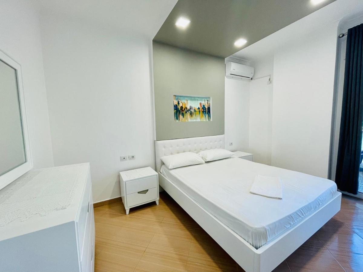 Jico Travel - Bani Apartments Vlorë Buitenkant foto